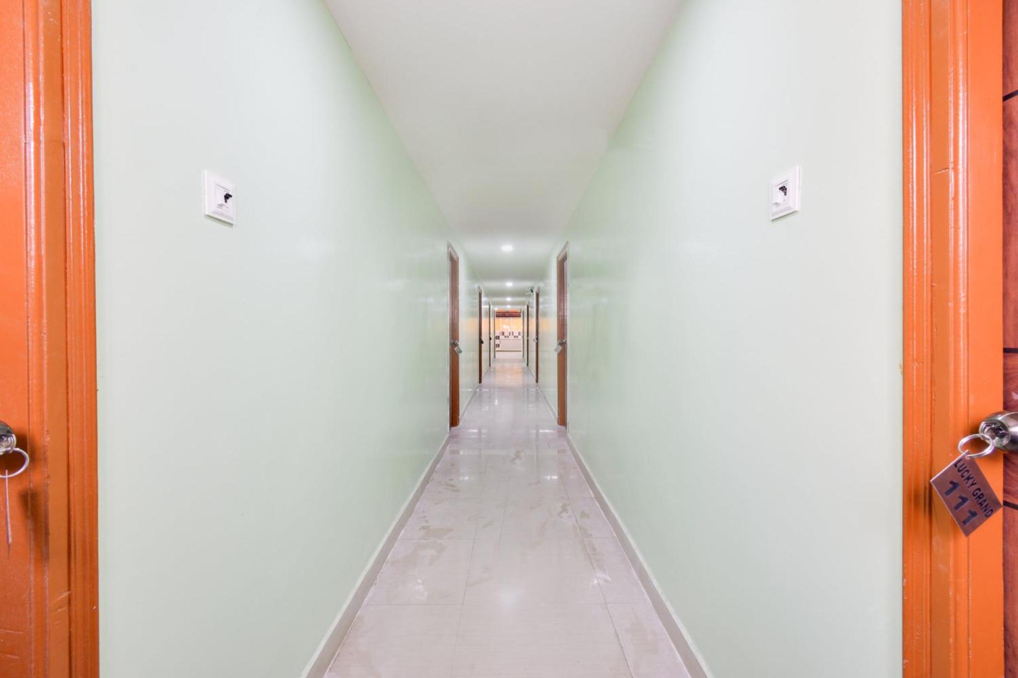 Hotel O Lucky Grand Hajdarábád Exteriér fotografie