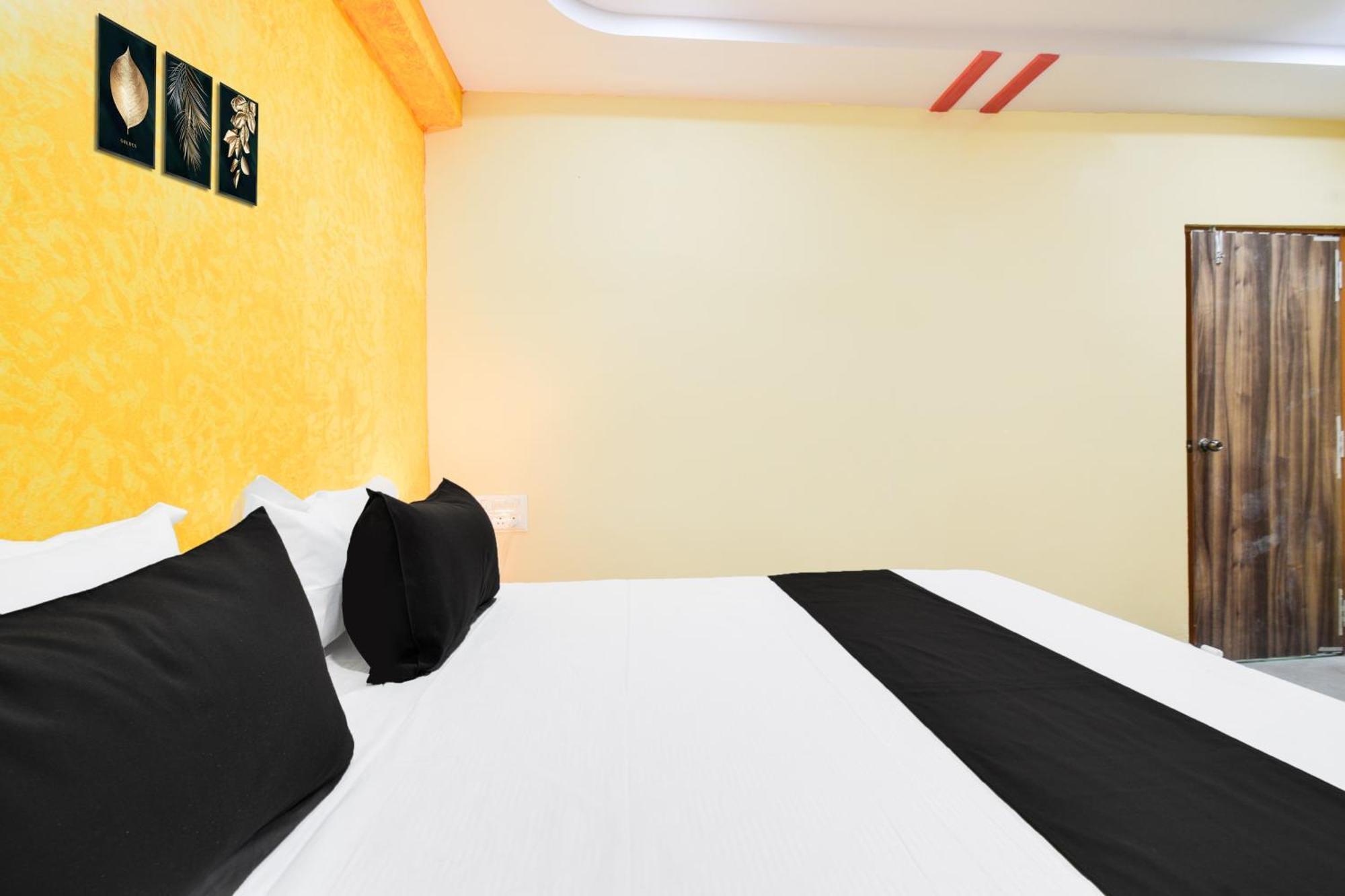 Hotel O Lucky Grand Hajdarábád Exteriér fotografie