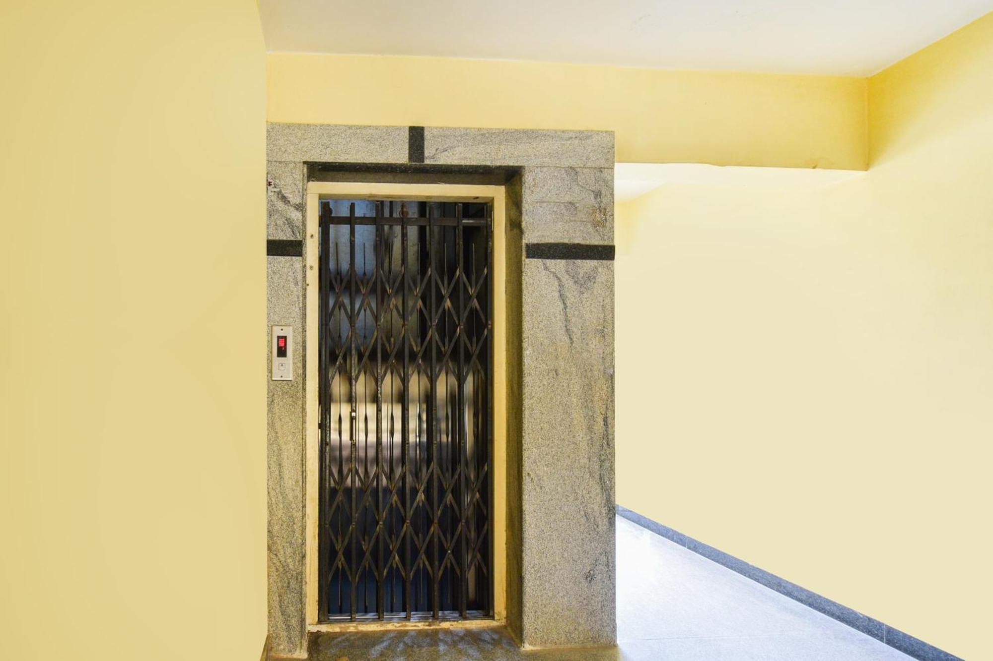 Hotel O Lucky Grand Hajdarábád Exteriér fotografie